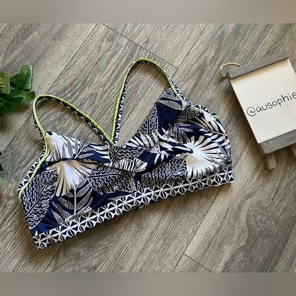 NWT! Jag Tropical Palm Print Bikini Swim Top in Blue White Yellow. Size 36D / DD - Picture 1 of 7